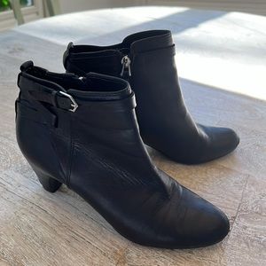 Maddox Sam Edelman black ankle boot/Size 7.5
